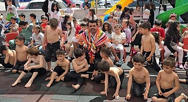 Minik pehlivanlar Antalya Kumluca'da mindere çıktı