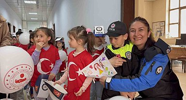 Miniklerden emniyete anlamlı ziyaret