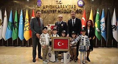 Miniklerden emniyete Polis Haftası ziyareti