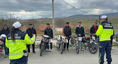 Motosiklet sürücülerine jandarmadan '1 kural bir ömür' eğitimi
