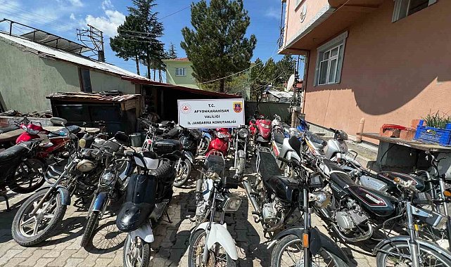 Motosikletlerin şasi numaraları değiştirip satan tamirciyi jandarma yakaladı