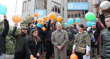 Mudanya'da gençlerden tutuklu öğrencilere 'balonlu' destek