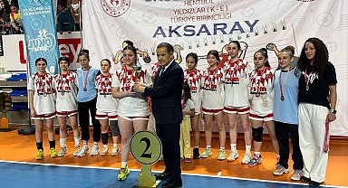 Mudanya'nın yıldız hentbolcuları Türkiye ikincisi oldu