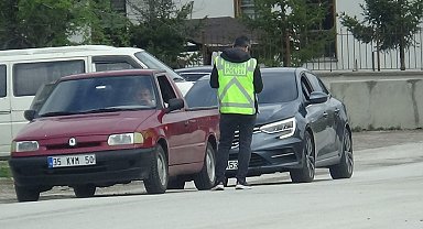 Mudurnu'da 3 sürücüye 39 bin lira ceza
