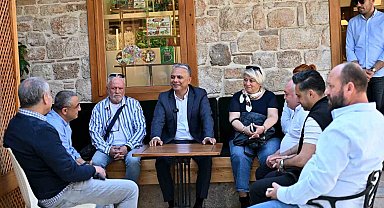 Muratpaşa Belediye Başkanı Ümit Uysal, Kaleiçi esnafıyla bir araya geldi