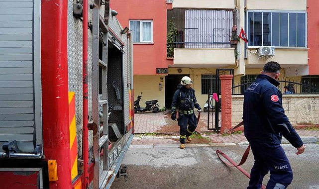 Muratpaşa'da dairede çıkan yangın büyümeden söndürüldü
