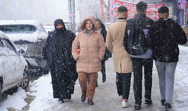 Muş'ta eğitime kar engeli
