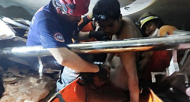 Myanmar'a yardıma giden Türk ekip 1 kişiyi daha enkaz altından kurtardı