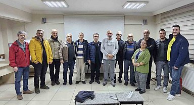 Nazillili fotoğraf tutkunları yeni teknolojileri öğreniyor