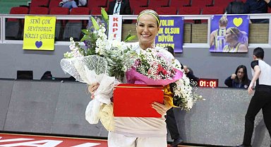 Nazlı Güler, 42 yaşında basketbola veda etti