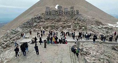 Nemrut Dağı'nda bayram yoğunluğu