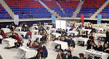 Niğde'de Kültür ve Sanat Yarışmalarında gençler bilgileriyle yarıştı