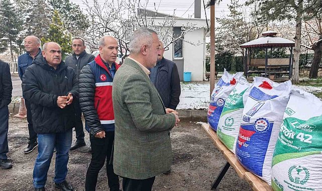 Niğde'de üreticilere yüzde 75 hibeli nohut ve fasulye tohumu dağıtıldı