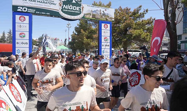 Niğde'de Yarı Maraton Tamamlandı