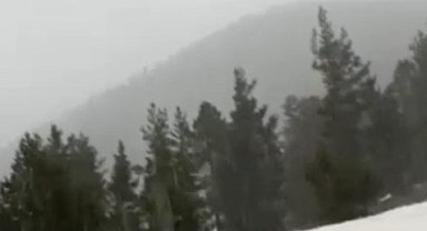 Nisan ayında yağan kar şaşırttı