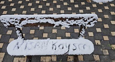 Nisan karı Kayseri'yi beyaza bürüdü