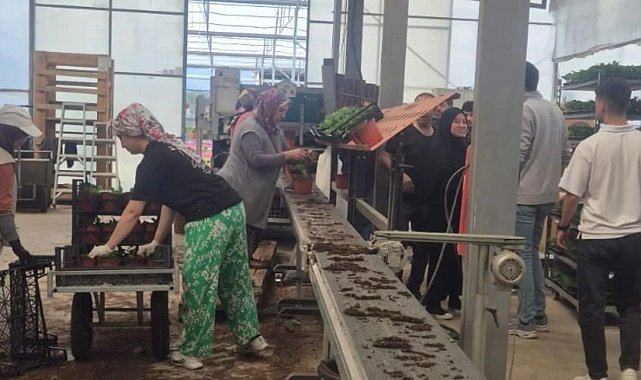 Öğrenciler çiçeklerle sürdürülebilirliği keşfetti