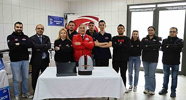 Öğrenciler hava savunma sistemi geliştirdi: 5 santimetrelik cismi vurabiliyor
