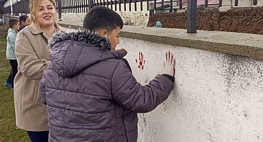 Öğrenciler otizme dikkat çekti