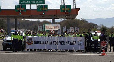 Öğrenciler trafik jandarması oldu