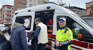 Ordu'da hafif ticari araca çarpan motosikletin sürücüsü yaralandı