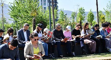 Osmaniye Millet Bahçesi'nde kitap okuma etkinliği düzenlendi