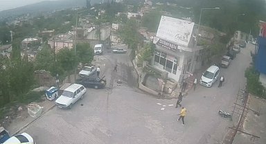 Osmaniye'de 9'u öğrenci 11 kişinin yaralandığı kaza güvenlik kamerasında