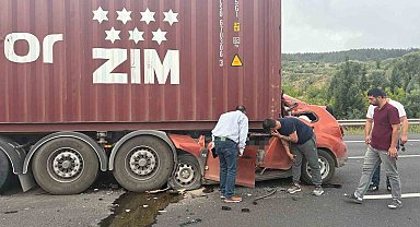 Osmaniye'de otomobil tıra arkadan çarptı: 1 ölü