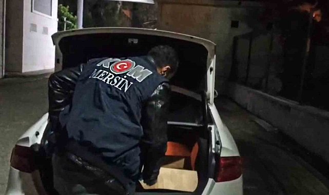 Otomobil değil silah deposu: 44 tabanca ele geçirildi