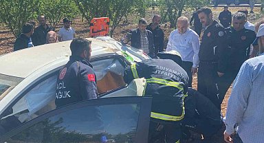 Otomobil ile hafif ticari araç çarpıştı: 1'i ağır 2 yaralı