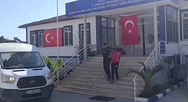 Otomobile 8 göçmen sığdıran şahıs tutuklandı