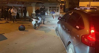Otomobile çarparak savrulan motosikletin sürücüsü yaralandı