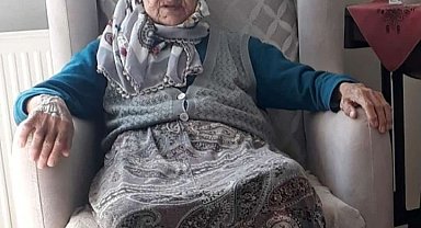 Otomobilin çarptığı kadın hayatını kaybetti