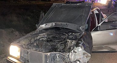 Otomobille çarpışan motosiklet sürücüsü hayatını kaybetti