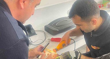 Parmağında sıkışan yüzük spiralle kesilerek çıkartıldı