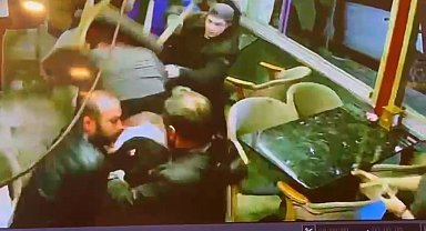 Pastanede küfürlü konuştuğu için uyarılan şahıslar, işletme sahibi ve arkadaşlarını darp etti