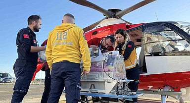 Prematüre Adar, göz tedavisi için helikopterle Van'a sevk edildi
