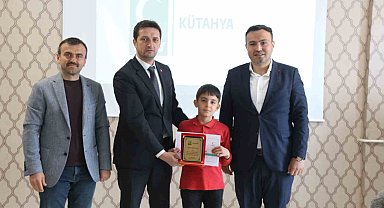 "Sağlıklı Nesil Sağlıklı Gelecek" yarışması şiir dalı il birincisi Hisarcık Cumhuriyet İlkokulu'ndan