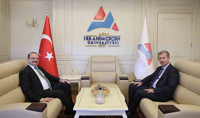 Rektör Hacımüftüoğlu'ndan mevkidaşı Rektör Gülçin'e hayırlı olsun ziyareti