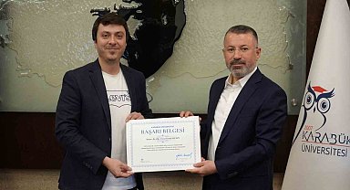 Rektörü Kırışık, akademisyenlerini onurlandırdı