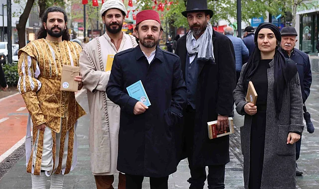 Roman kahramanlarını bildiler, kitapları kazandılar