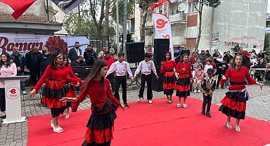 Romanlar günü renkli kutlandı