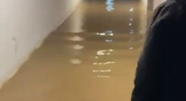 Sağanak yağış CHP'li belediyeyi de vurdu: Bodrum katını su bastı