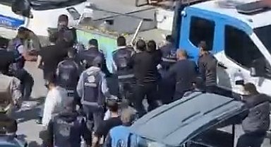 Sahil şeridini mesken tutan seyyar satıcılara operasyon