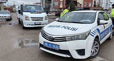 Sahte plakalı kamyonetin sürücüsü kovalamacayla yakalandı