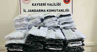 Sahte tişört operasyonu, yüzlerce ele geçirildi