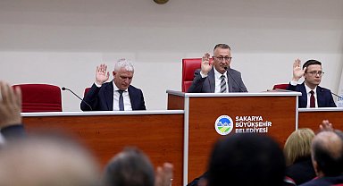 Sakarya Meclisi'nde 'hizmette tarihi adımlar' vurgusu!