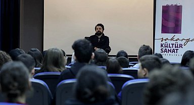 Sakarya'da yazar Yanık edebiyatsever gençlerle buluştu