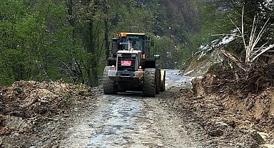 Samandere Şelalesi yolunda heyelan