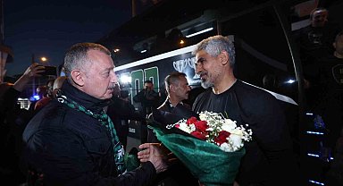 Şampiyon Kocaelispor'u protokol ve taraftar karşıladı